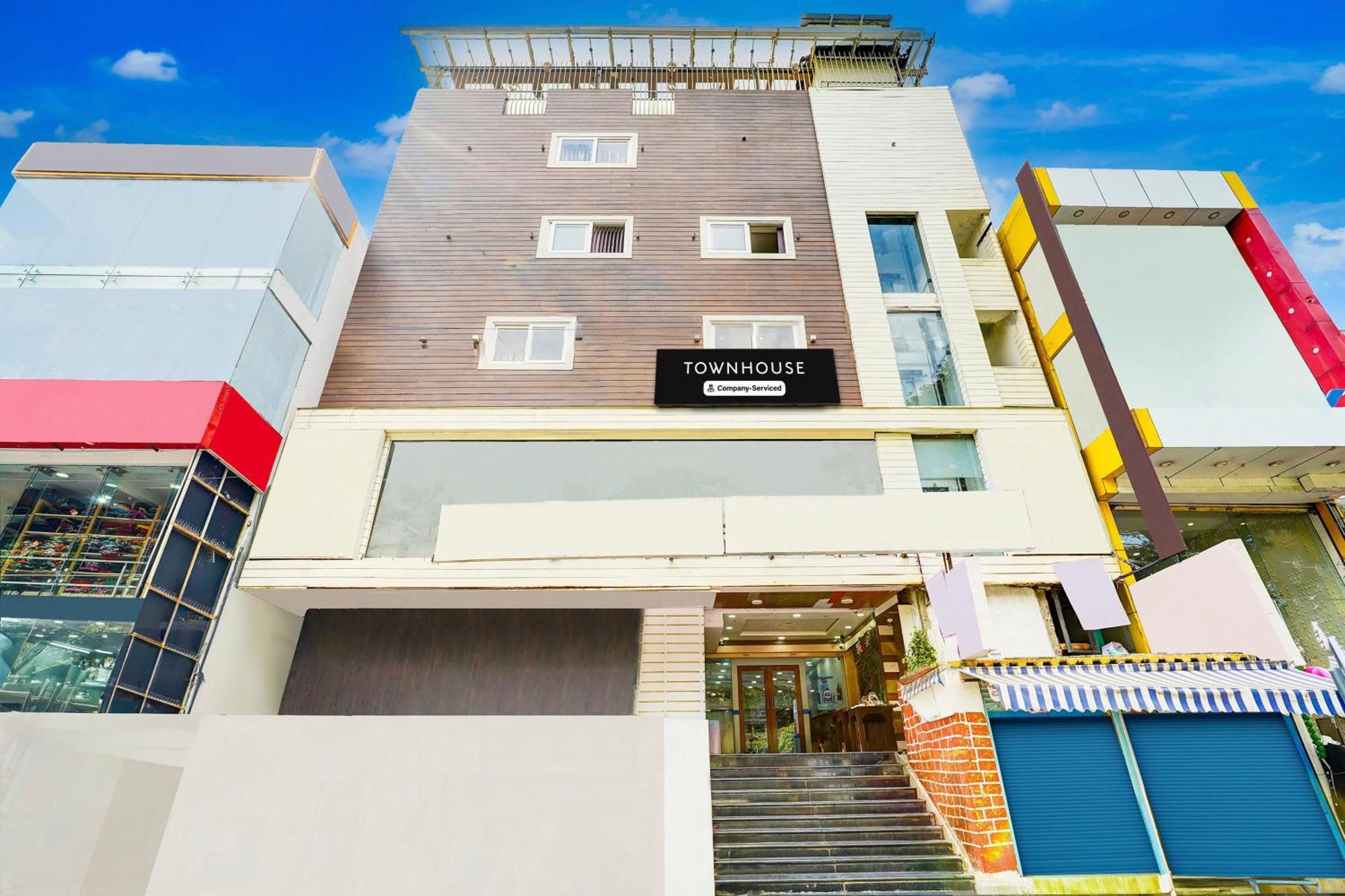 Super Townhouse Mg Road Near Commercial Street Bangalore Exterior foto