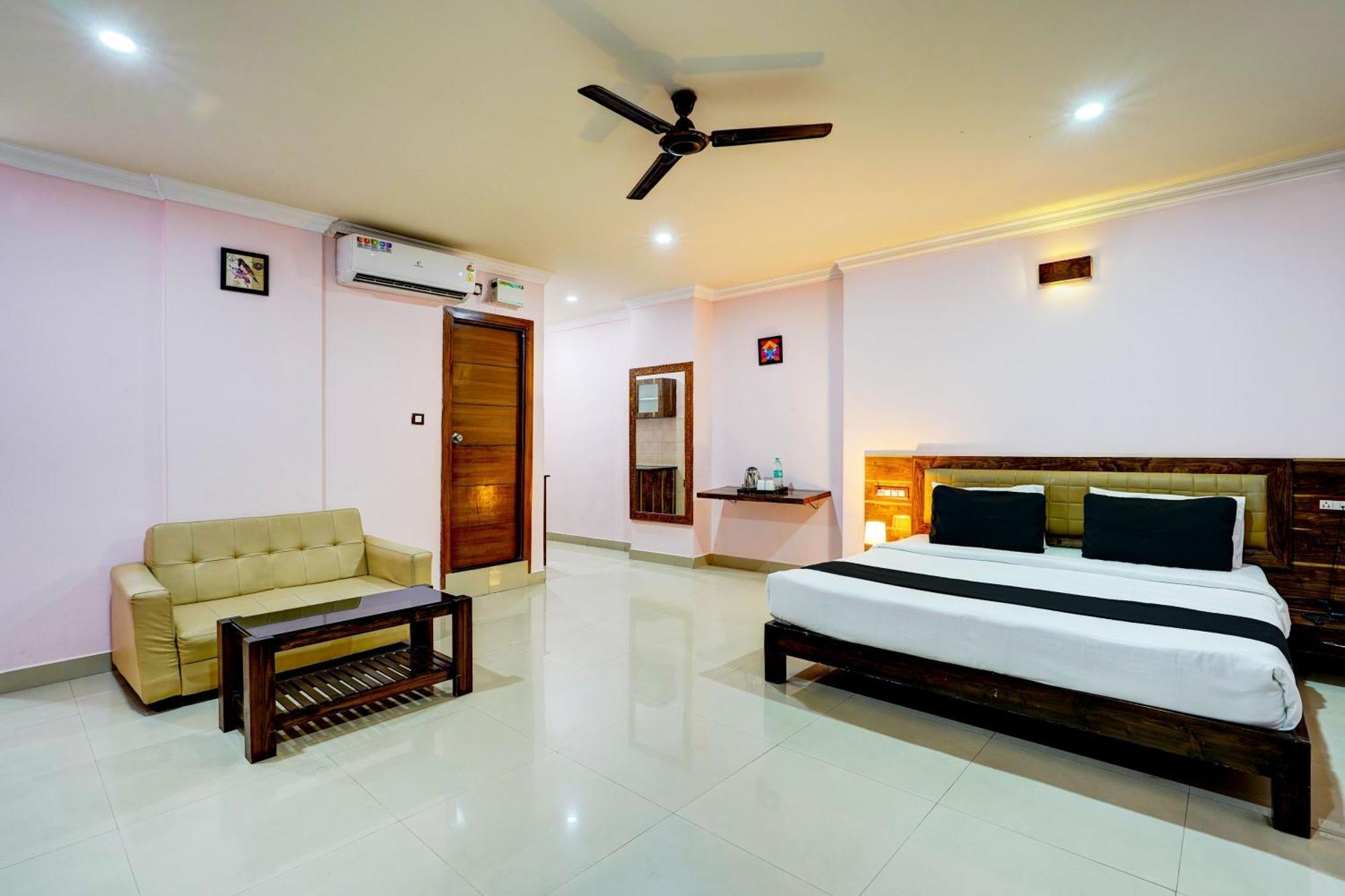 Super Townhouse Mg Road Near Commercial Street Bangalore Exterior foto