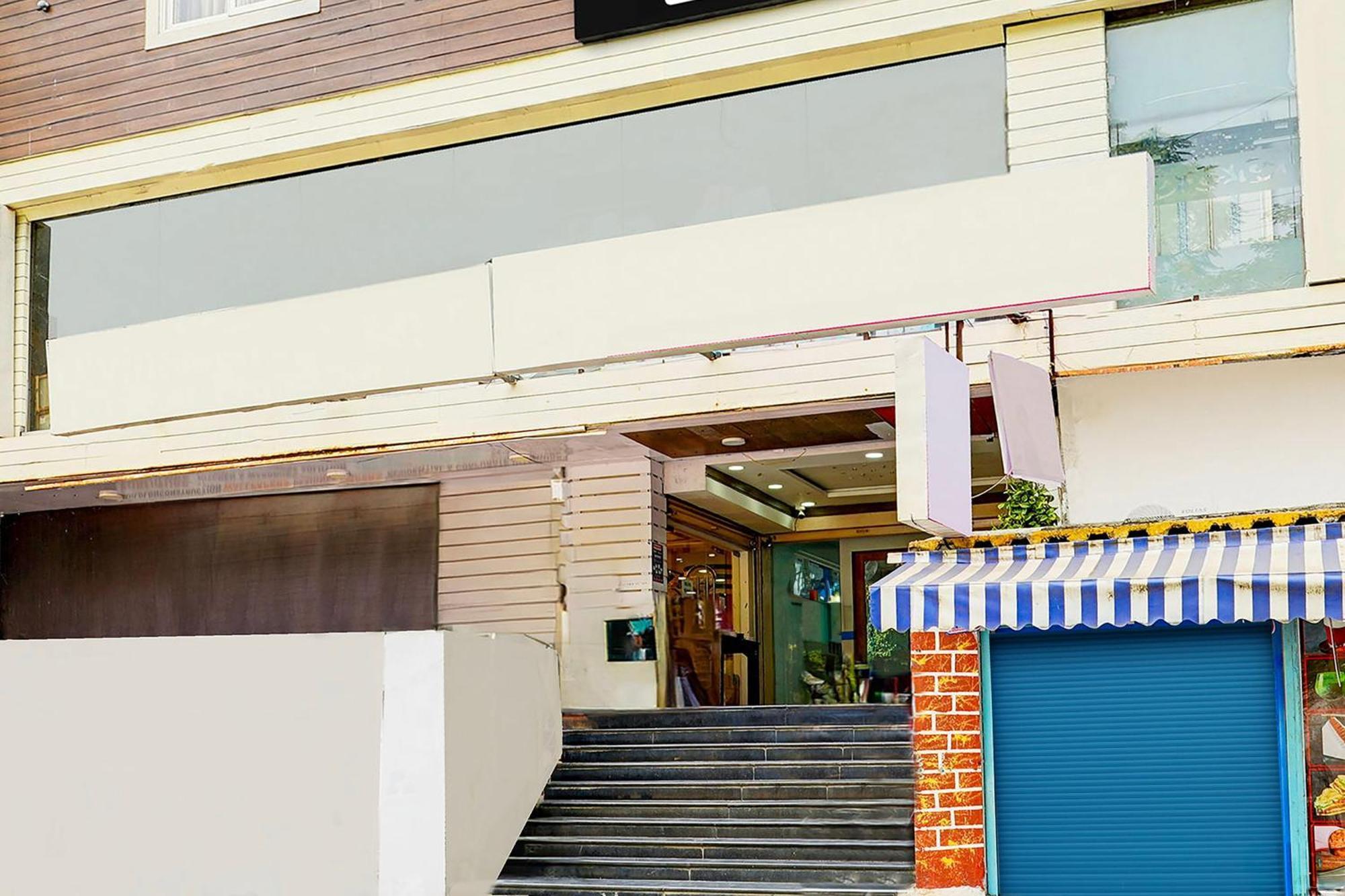 Super Townhouse Mg Road Near Commercial Street Bangalore Exterior foto